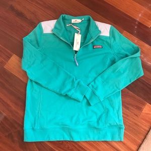 🐰Vineyard Vines Green Sweater🐰